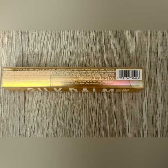 Huda Beauty Silk Balm Honey Kiss Plumping Lip Balm - Picture 6 of 10